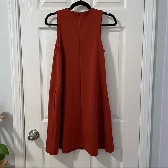 Uniqlo orange dress - Picture 2 of 5